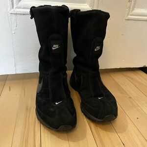 Vintage Nike Black Snow Wafflo Suede Boots